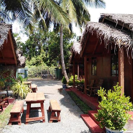 Blue Ocean Cabana Hotel Trincomalee Exterior photo