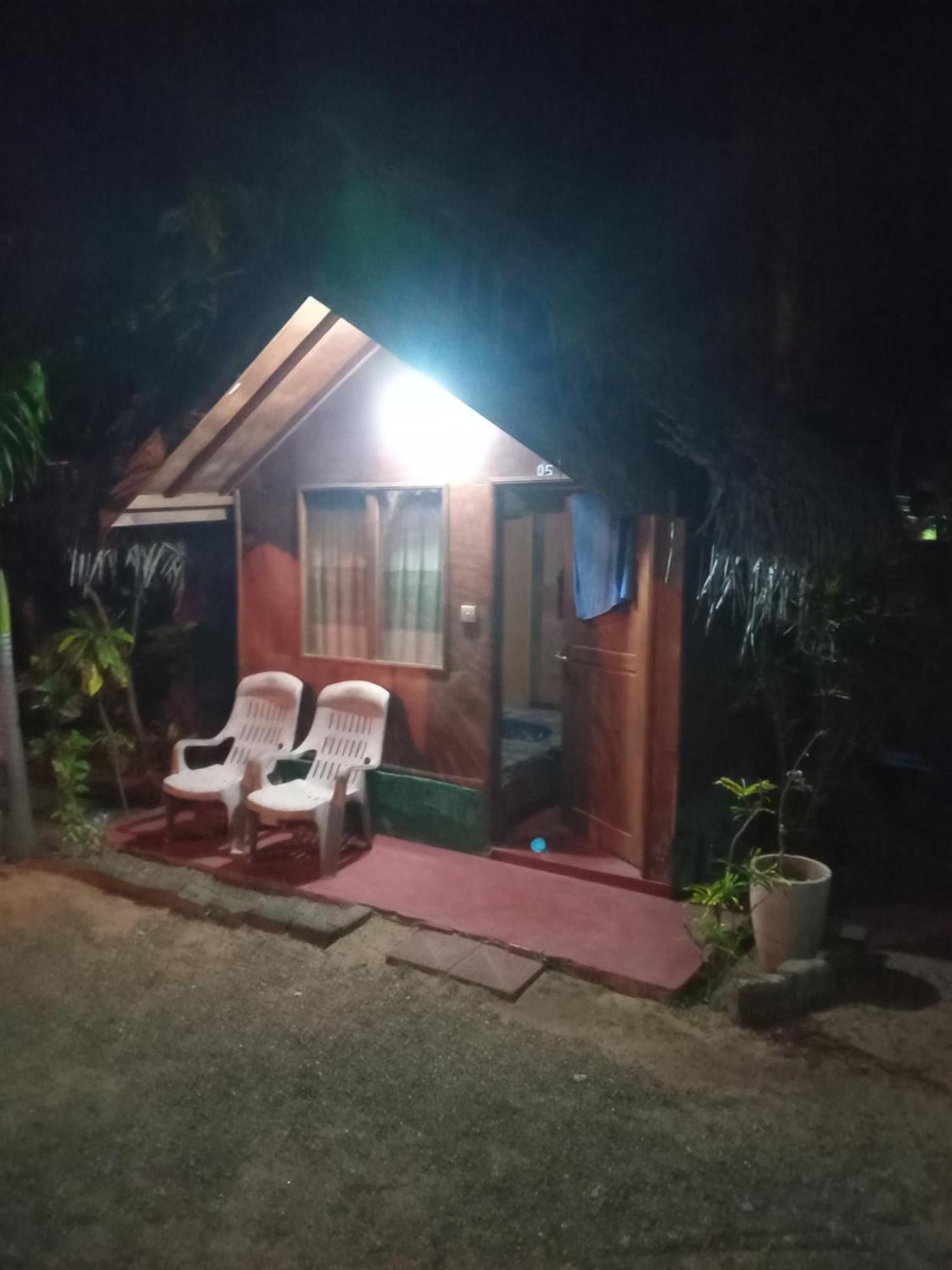 Blue Ocean Cabana Hotel Trincomalee Exterior photo