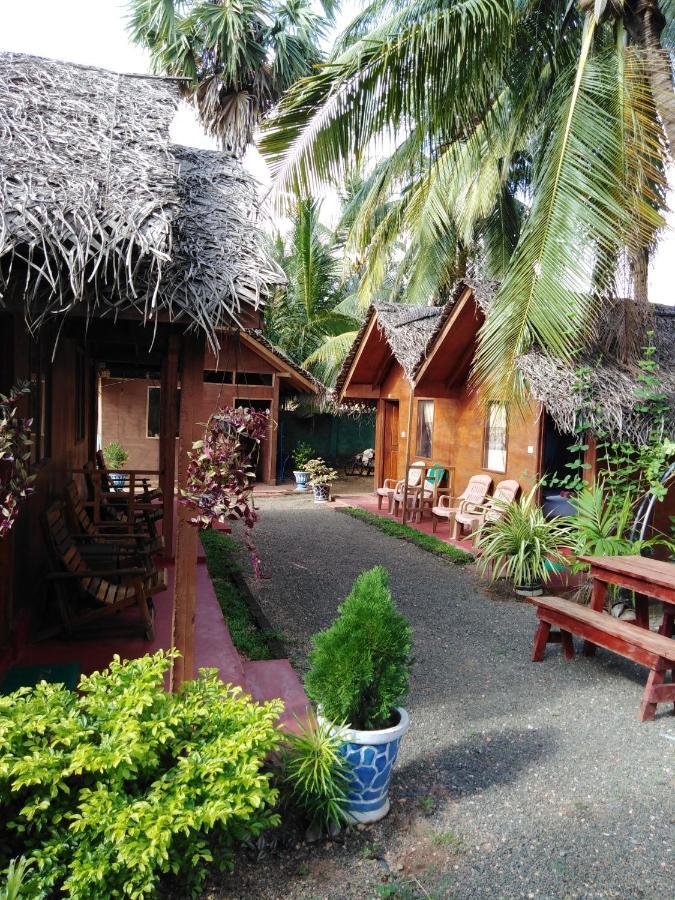 Blue Ocean Cabana Hotel Trincomalee Exterior photo